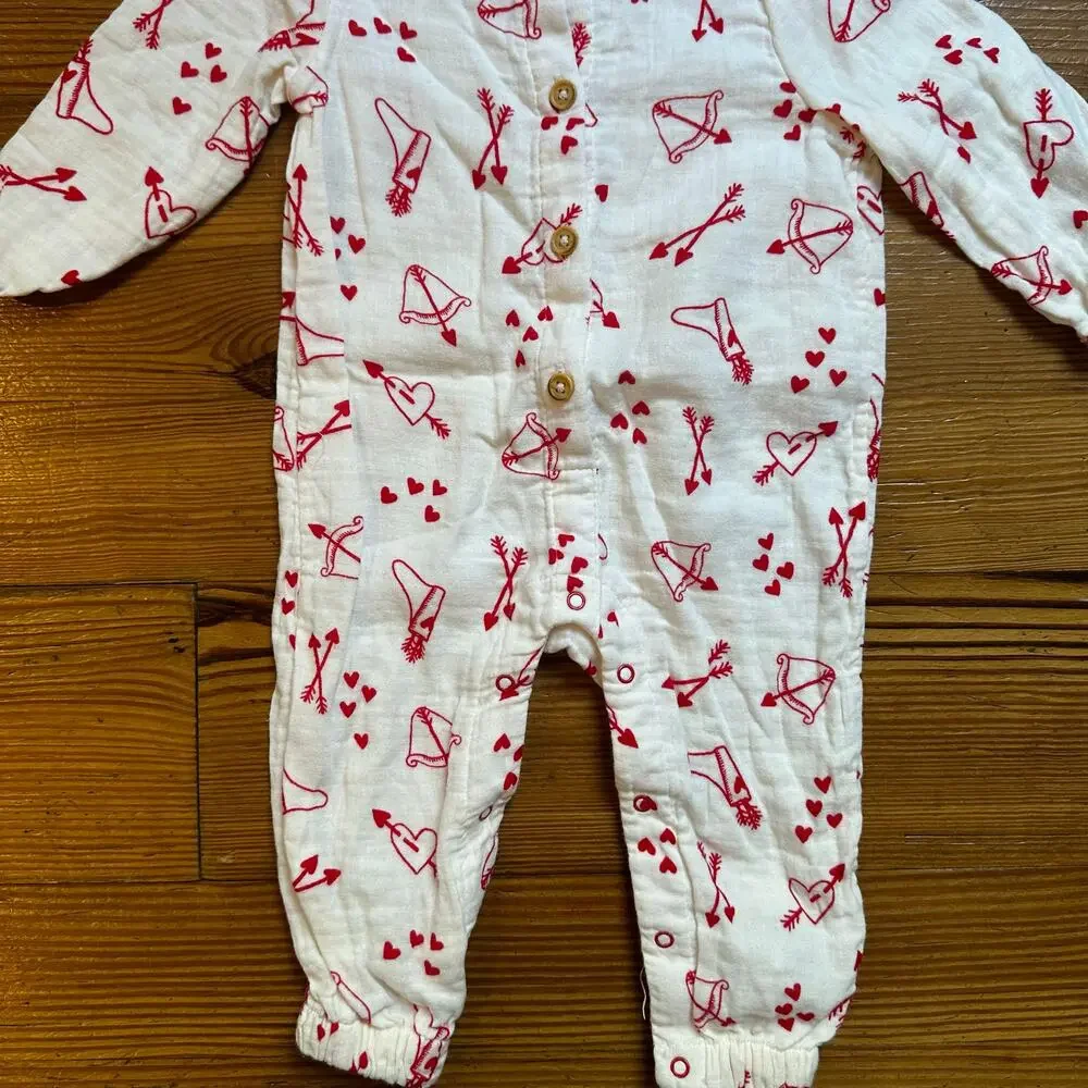Cat & Jack white red Valentine button snap‎ one piece SIZE 6-9M